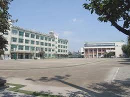 ���ӊ� ���w�Z 290m �r��旧��ꒆ�w�Z(�r��旧��ꒆ�w�Z�܂�290m �k��4���B)