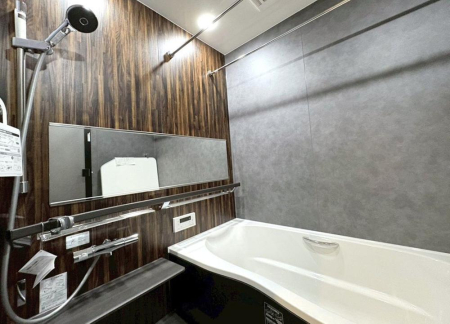 ���� �����y�o�X�z�i2026�N4���j�B�e  �����������F���������͂̃o�X���[���B�f�U�C�����Ƌ@�\���𗼗��������K�ȃ����N�[�[�V������Ԃł��B