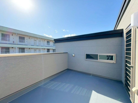 �o���R�j�[ �����y�o���R�j�[�z�i2026�N4���j�B�e  ��̉��ɍL����J���I�ȃ��[�t�o���R�j�[�B�S�n�悢���������Ȃ���A�Ƒ���F�l�Ɠ��ʂȎ��Ԃ��y���߂��ґ�ȋ�Ԃł��B