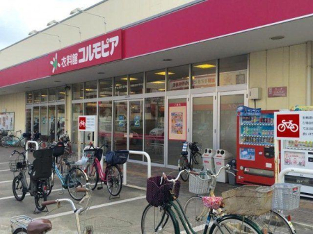 ���ӊ� �V���b�s���O�Z���^�[ 700m �T�~�b�g�R�����s�A�ۖ؊ԓX(�T�~�b�g�R�����s�A�ۖ؊ԓX�܂�700m �k��9���B)