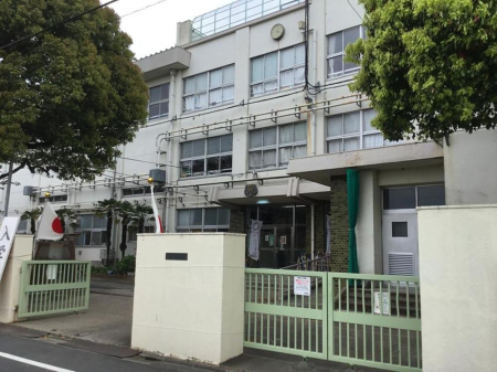 ���ӊ� ���w�Z 410m �����旧���쏬�w�Z(�����旧���쏬�w�Z�܂�410m �k��6���B)