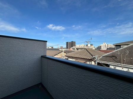 �o���R�j�[ �����y�o���R�j�[�z�i2026�N4���j�B�e�F2����  ���邢�z�˂��������Ղ�~�蒍���J���I�ȃo���R�j�[�B���󕨂������̂͂������A�����b�N�X�^�C���ɂ��҂�����̋�Ԃł��B