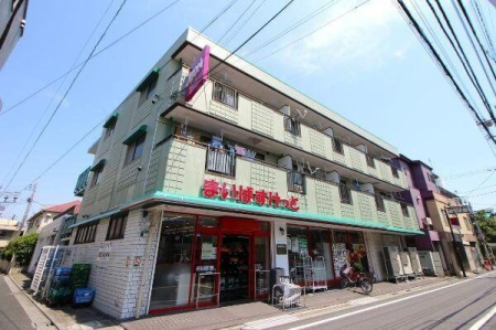 ���ӊ� �X�[�p�[ 330m �܂��΂������Ƒ����{�ؓX(�܂��΂������Ƒ����{�ؓX�܂�330m �k��5���B)