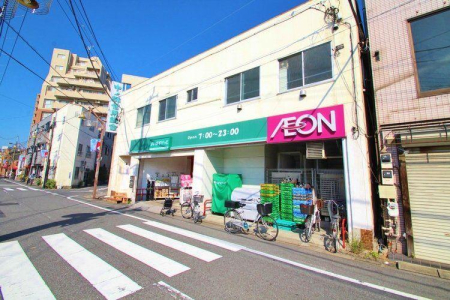 ���ӊ� �X�[�p�[ 320m �܂��΂������Ə������w��X(�܂��΂������Ə������w��X�܂�320m �k��4���B)