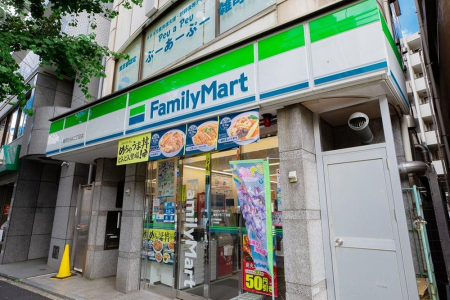 ���ӊ� �R���r�j 390m �t�@�~���[�}�[�g�G�i���J�񒚖ړX(�t�@�~���[�}�[�g�G�i���J�񒚖ړX�܂�390m �k��5���B)