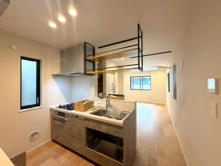 �L�b�`�� �����y�L�b�`���z�i2026�N4���j�B�e  �V���v���Ȃ�����X�^�C���b�V���ȋ�ԁB���R�����������݁A�S�n�悢���Ԃ��y���߂�L�b�`���ł��B