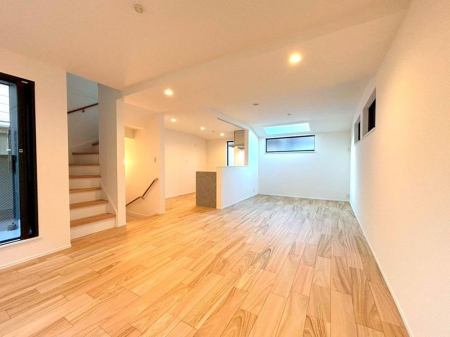 ���r���O �����yB�������r���O�z�i2026�N4���j�B�e  �_�炩�ȗz�˂��ƐS�n�悢�����������郊�r���O�B�������Ƃ������Ԃ������A���났�̂ЂƂƂ������o���܂��B