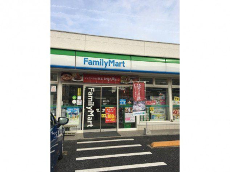 ���ӊ� �R���r�j 140m �t�@�~���[�}�[�g�L�ʒ��O���ړX(�t�@�~���[�}�[�g�L�ʒ��O���ړX�܂�140m �k��2���B)