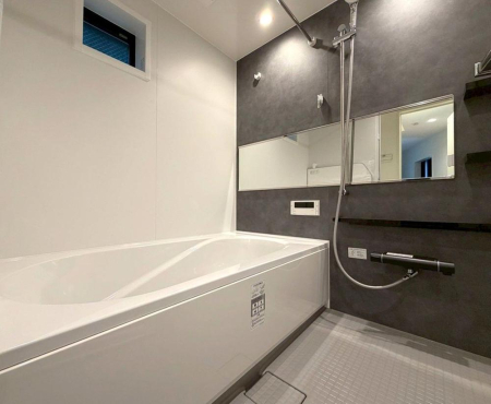 ���� �����y�o�X�z�i2026�N4���j�B�e  ������Ƃ������邭���������ӂ�闁���B���炩�Ȍ��ɕ�܂�Ȃ���A1���̔���������������S�n�悢��Ԃł��B