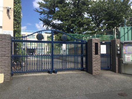 ���ӊ� ���w�Z 600m �k�旧�\�����w�Z(�k�旧�\�����w�Z�܂�290m �k��4���B)