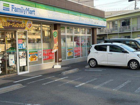 ���ӊ� �R���r�j 30m �t�@�~���[�}�[�g���Z�꒚�ړX(�t�@�~���[�}�[�g���Z�꒚�ړX�܂�30m �k��1���B)