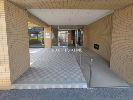 �G���g�����X -