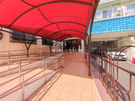 �G���g�����X -