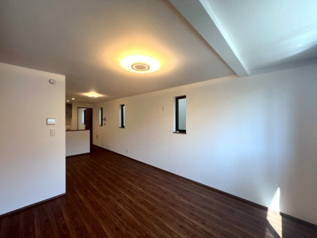 ���r���O �����y2�������r���O�z�i2026�N4���j�B�e  