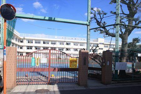 ���ӊ� ���w�Z 320m �k�旧�╣���w�Z(�k�旧�╣���w�Z�܂�320m �k��4���B)