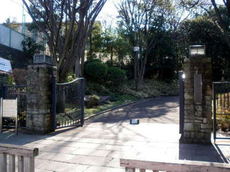 ���ӊ� ���� 350m �r�c�R����(�r�c�R�����܂�350m �k��5���B)