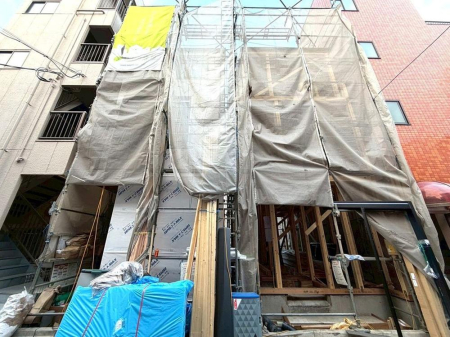 ���n�O�ώʐ^ �O�ρy���n�z�i2026�N4���j�B�e  �쐼�p�n�������炷�D�ꂽ�̌��ƒʕ��B�������Ƃ����J�����ɕ�܂�A�㎿�ȓ����������Z���ł��B