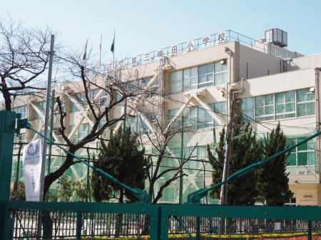 ���ӊ� ���w�Z 330m �r��旧��O���c���w�Z(�r��旧��O���c���w�Z�܂�330m �k��5���B)