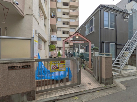 �G���g�����X -
