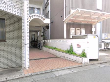 �G���g�����X -