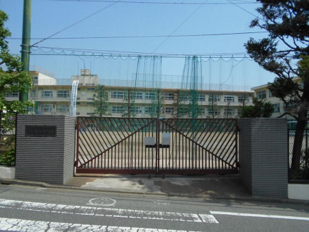 ���ӊ� ���w�Z 420m ��c�旧�����z���w�Z(��c�旧�����z���w�Z�܂�420m �k��6���B)