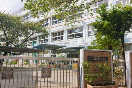 ���ӊ� ���w�Z 430m ���c�J�旧�O���������w�Z(���c�J�旧�O���������w�Z�܂�430m �k��6���B)