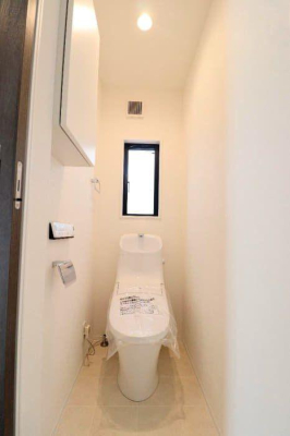 �g�C�� �����y�g�C���z  ������Ƃ������������ӂ��g�C���B�㎿�ȃf�U�C���ŁA�����g����ԂɐS�n�悳�Ɖ��K�����v���X���܂��B