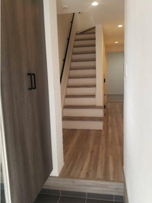 ���� �O�ρy���ցz  �i�`�������ȃf�U�C���̌��ցB�V���[�Y���[�������Ղ�����A��炵�₷���Ɣ������𗼗����Ă��܂��B