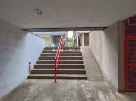 �G���g�����X -
