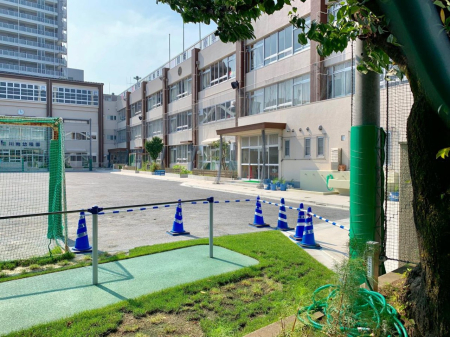 ���ӊ� ���w�Z 100m �]���旧��쏬�w�Z