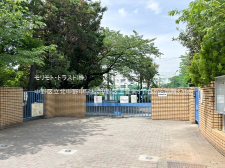 ���ӊ� ���w�Z 370m ����旧�k���쒆�w�Z