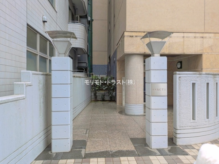 �G���g�����X -