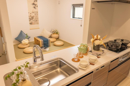�L�b�`�� �����y�L�b�`���z  ���r���O�����n����J���I�ȑΖʃL�b�`���B�Ƒ���Q�X�g�Ƃ̃R�~���j�P�[�V�������y���݂Ȃ��璲���ł�����K�ȋ�Ԃł��B