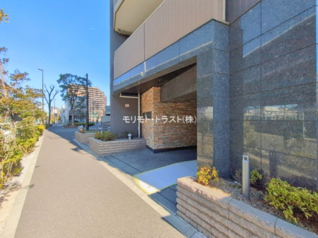�G���g�����X -