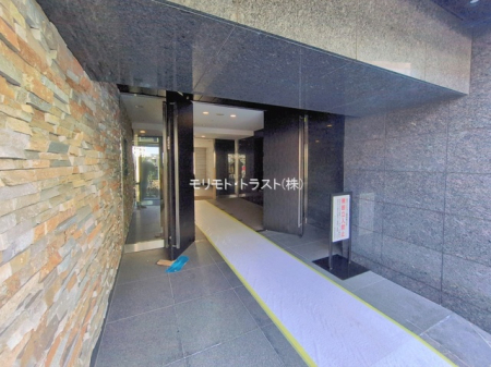 �G���g�����X -