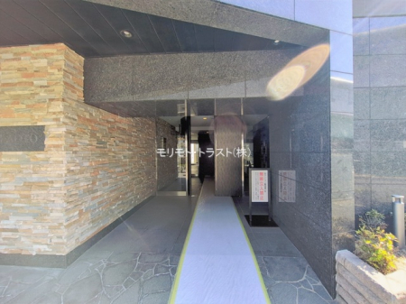 �G���g�����X -