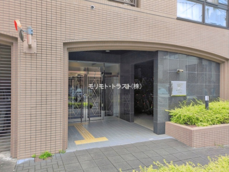 �G���g�����X -