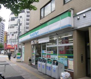 ���ӊ� �R���r�j 200m �t�@�~���[�}�[�g �r�쐼���v�꒚�ړX(�t�@�~���[�}�[�g �r�쐼���v�꒚�ړX�܂�200m �k��3���B)