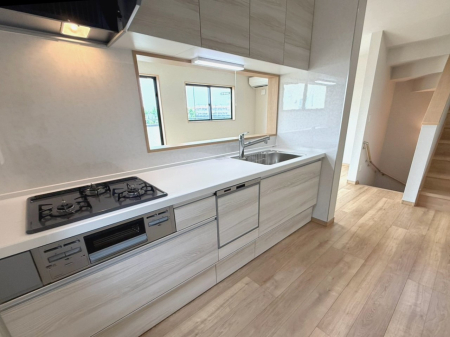 �L�b�`�� �����y�L�b�`���z  ���r���O�����n����J���I�ȑΖʃL�b�`���B�Ƒ���Q�X�g�Ƃ̃R�~���j�P�[�V�������y���݂Ȃ��璲���ł�����K�ȋ�Ԃł��B