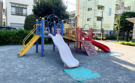 ���ӊ� ���� 250m �䓌�旧���{�����(�䓌�旧���{������܂�250m �k��4���B)