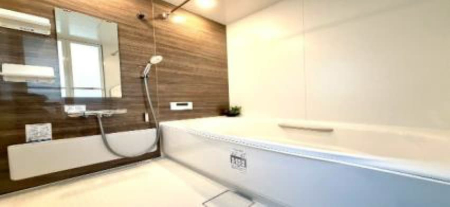���� �����y�o�X�z�����������F���������͂̃o�X���[���B�f�U�C�����Ƌ@�\���𗼗��������K�ȃ����N�[�[�V������Ԃł��B