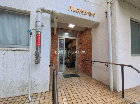 �G���g�����X -