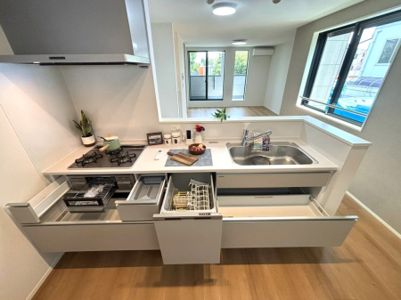�L�b�`�� �����y�L�b�`���z�i2026�N10���j�B�e  �V���v���Ȃ�����X�^�C���b�V���ȋ�ԁB���R�����������݁A�S�n�悢���Ԃ��y���߂�L�b�`���ł��B