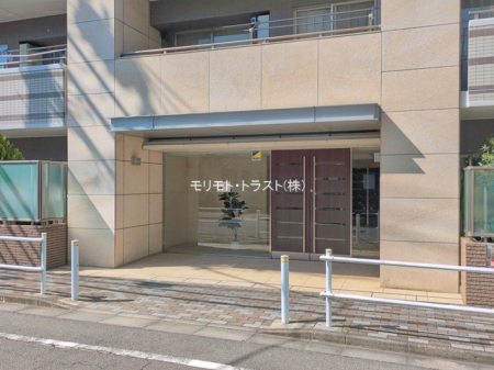 �G���g�����X -
