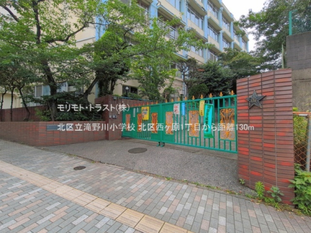 ���ӊ� ���w�Z 130m �k�旧���쏬�w�Z
