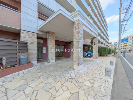 �G���g�����X -