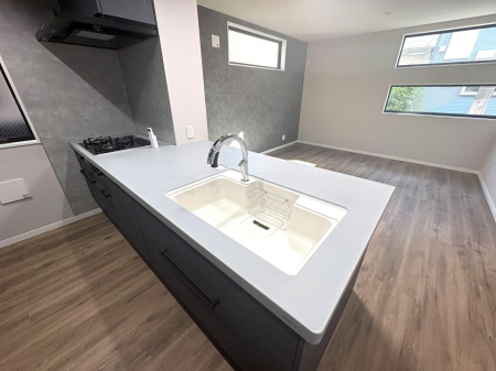 �L�b�`�� �����y�L�b�`���z�i2026�N10���j�B�e  �V���v���Ȃ�����X�^�C���b�V���ȋ�ԁB���R�����������݁A�S�n�悢���Ԃ��y���߂�L�b�`���ł��B